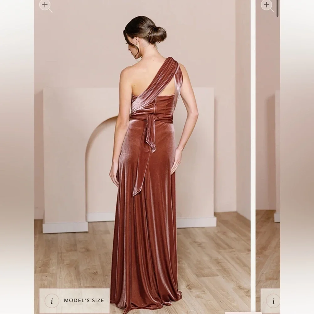 Revelry Micah Convertible Velvet Maxi Dress in Romantic Rose Red Size Medium